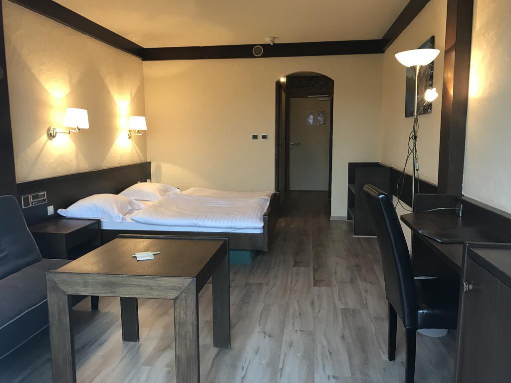 Hotel Restaurant Aux Trois Roses La Petite-Pierre Eksteriør billede