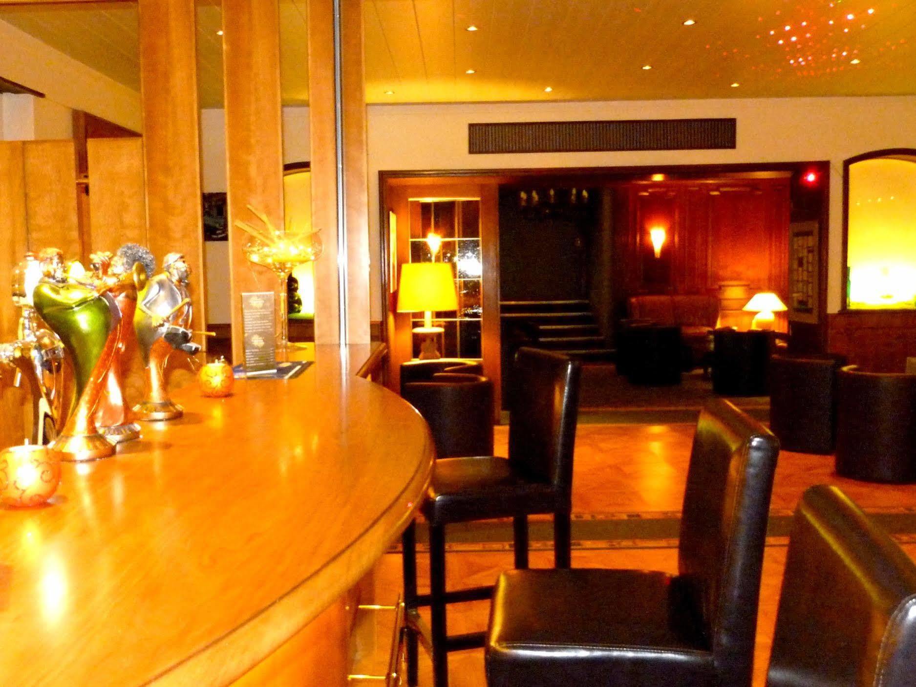 Hotel Restaurant Aux Trois Roses La Petite-Pierre Eksteriør billede